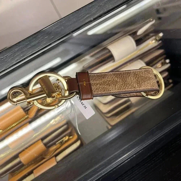 Coach CY235 Trigger Snap Bag Charm In Signature Canvas - Picture 5 of 6